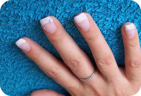 Pose French sur ongles naturels